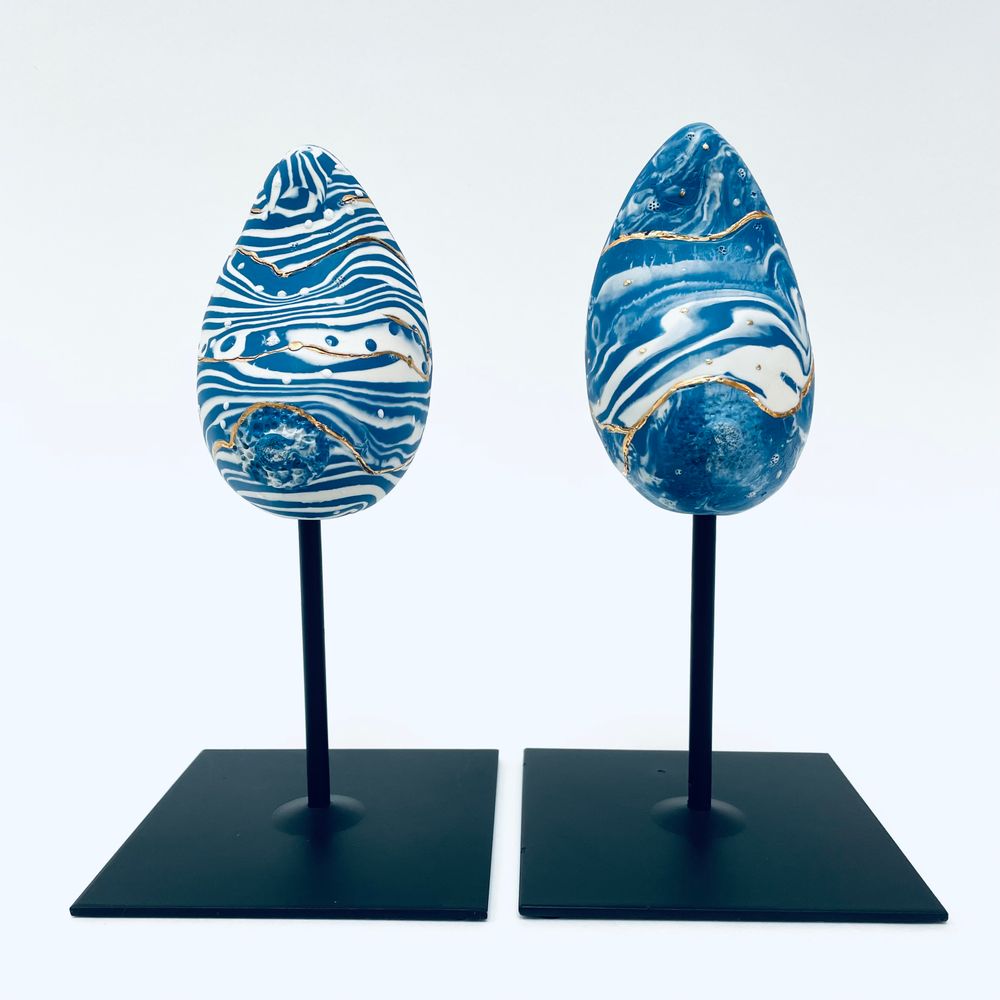 Sculptures, statuettes et miniatures - Sein Zébré porcelaine Or Blanc et bleu - GUENAELLE GRASSI