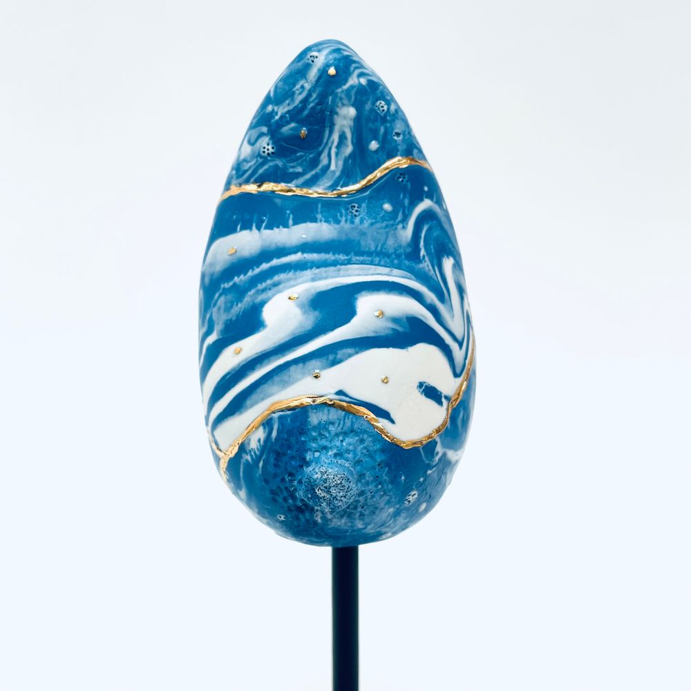 Sculptures, statuettes et miniatures - Sein Zébré porcelaine Or Blanc et bleu - GUENAELLE GRASSI