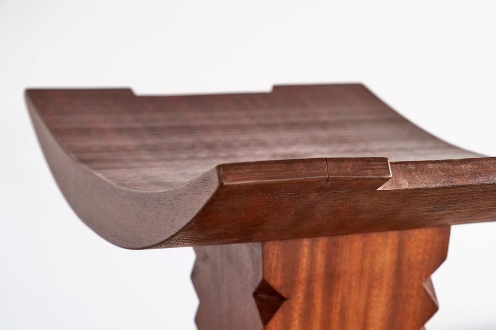 Stools for hospitalities & contracts - Aile African style wooden stool - VAN DEN HEEDE-FURNITURE-ART-DESIGN