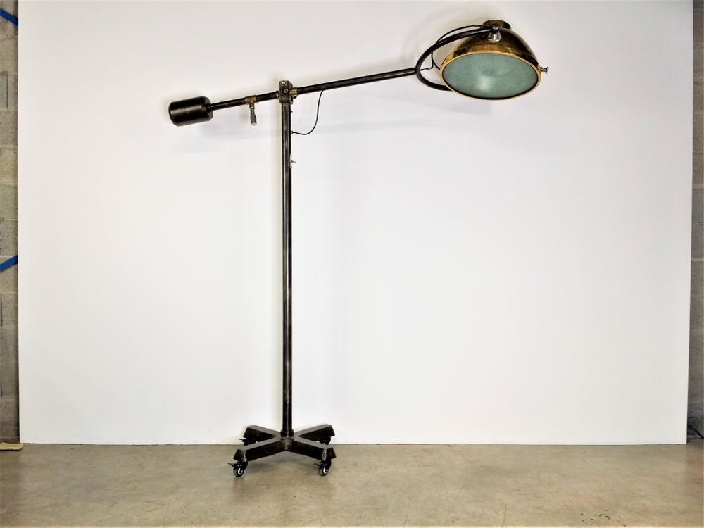 Decorative objects - Scialytic with Brass Head Counter Weight  - JD PRODUCTION - JD CO MARINE