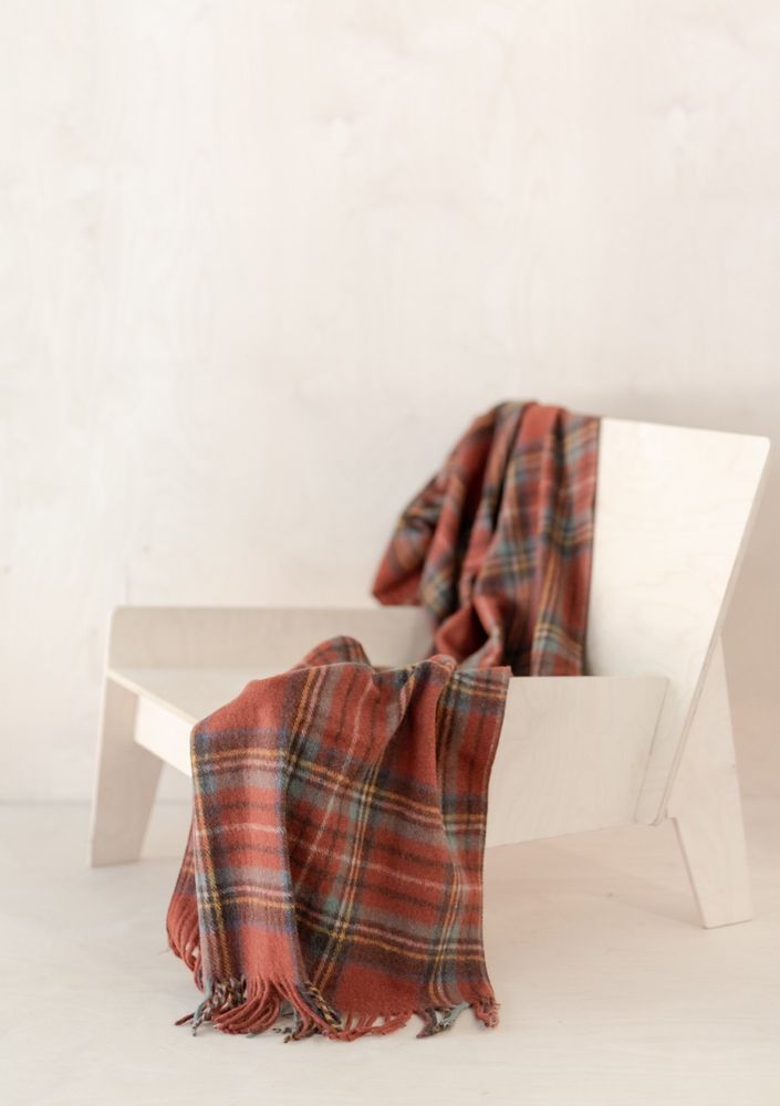 Plaids - Couverture en laine recyclée en tartan Stewart Royal Antique - THE TARTAN BLANKET CO.