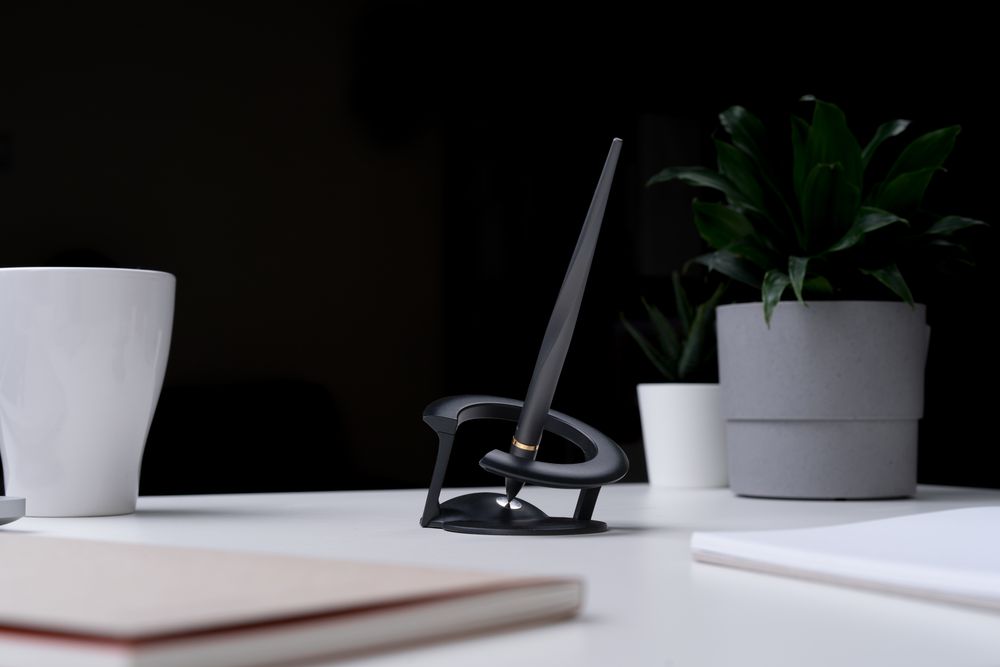 Stylos, feutres et crayons - The Hoverpen 2.0 Interstellar Edition, or 18 carats - NOVIUM TAIWAN INC.