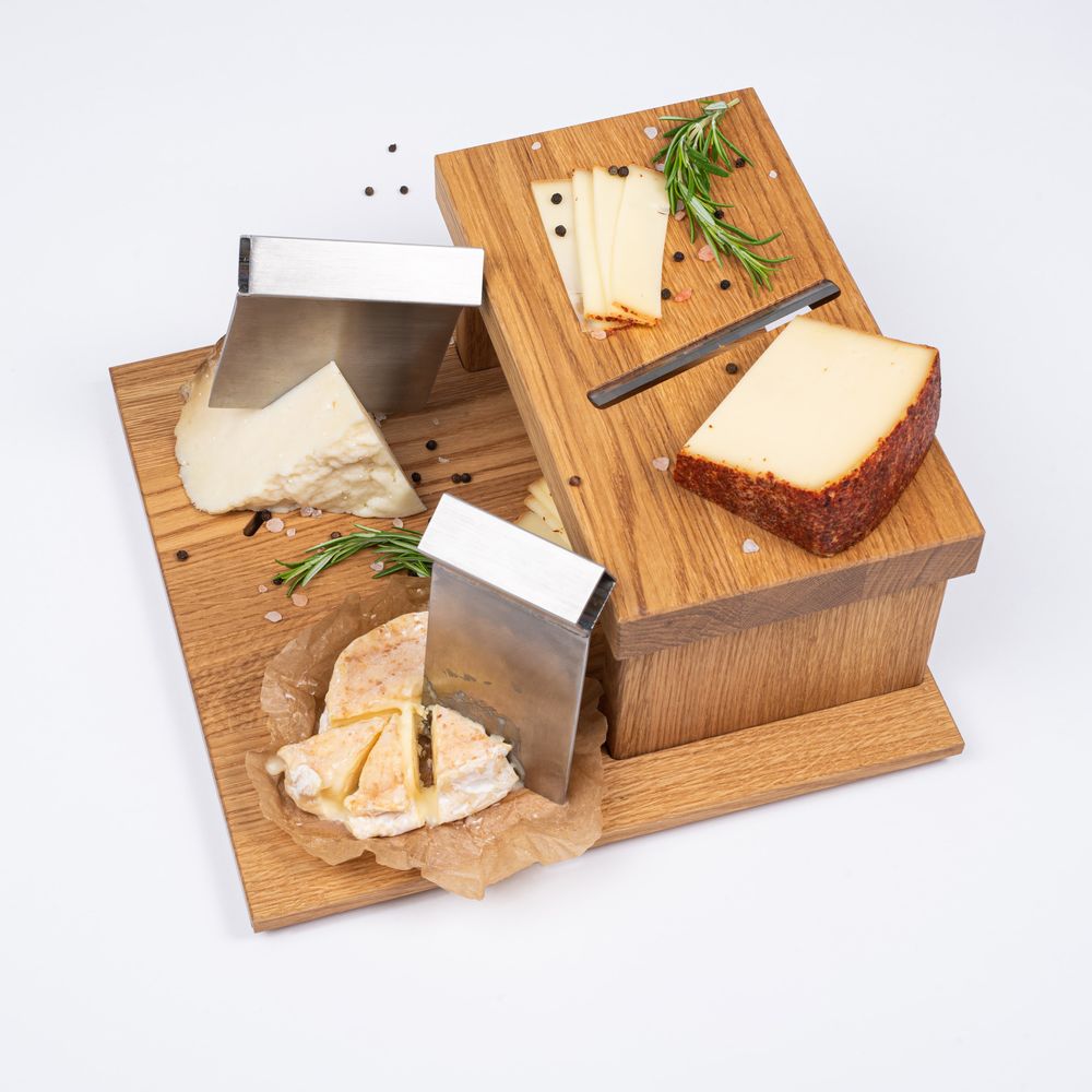 Wine accessories - Wooden board insert "Cheese board with design knife and cheese slicer" for "a la carte" design barbecue table - A LA CARTE DESIGN