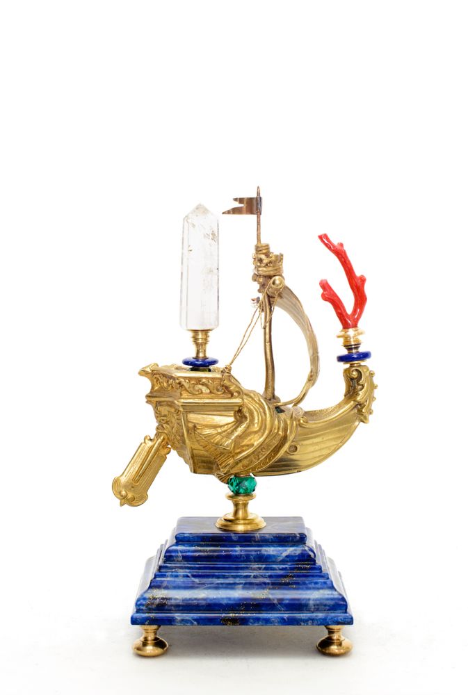 Unique pieces - Ship, antique, bronze with rock crystal obelisk - DUPONT BERLIN