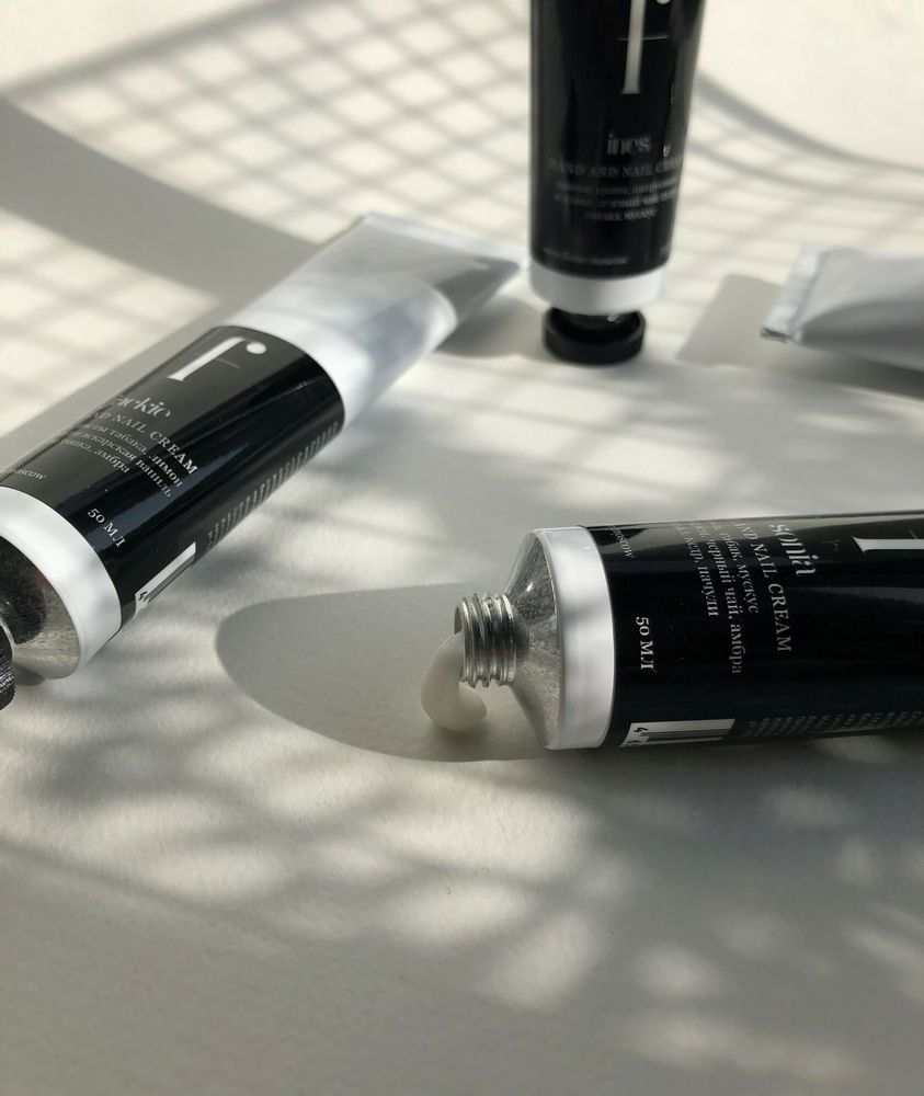 Cosmétiques - Crème parfumée pour les mains et les ongles - FLAME MOSCOW