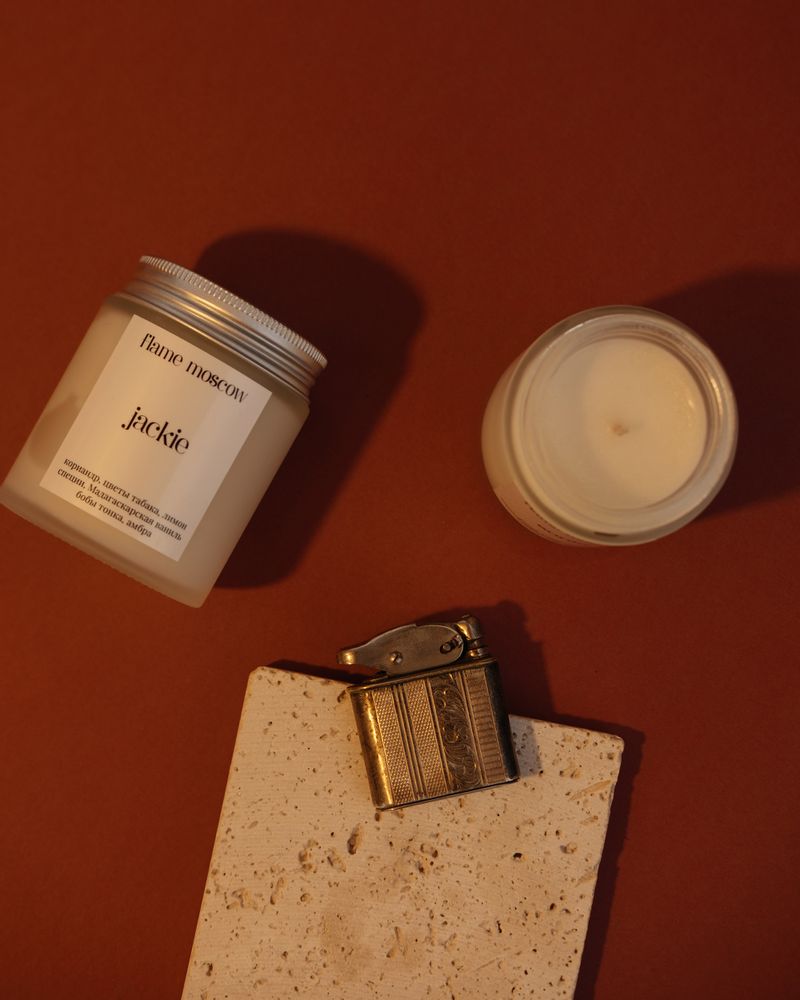 Papeterie bureau - Matte Candle - pot en verre bougie parfumée en cire de noix de coco 110gr - FLAME MOSCOW