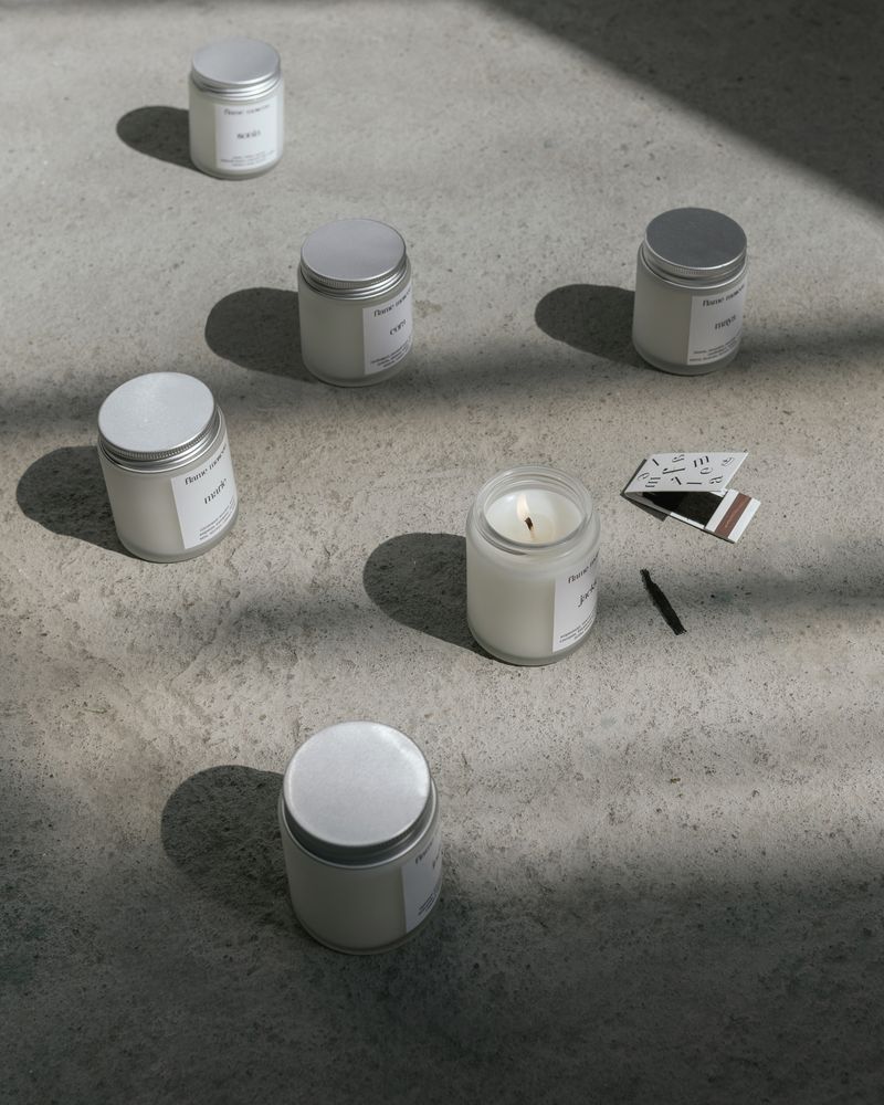 Papeterie bureau - Matte Candle - pot en verre bougie parfumée en cire de noix de coco 110gr - FLAME MOSCOW