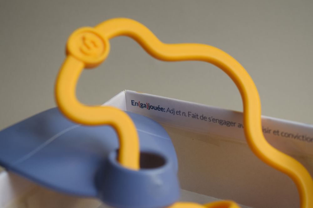 Gifts - The Cloud Rattle to Handle Recycled and Recycled Plastic - LE JOUET SIMPLE.