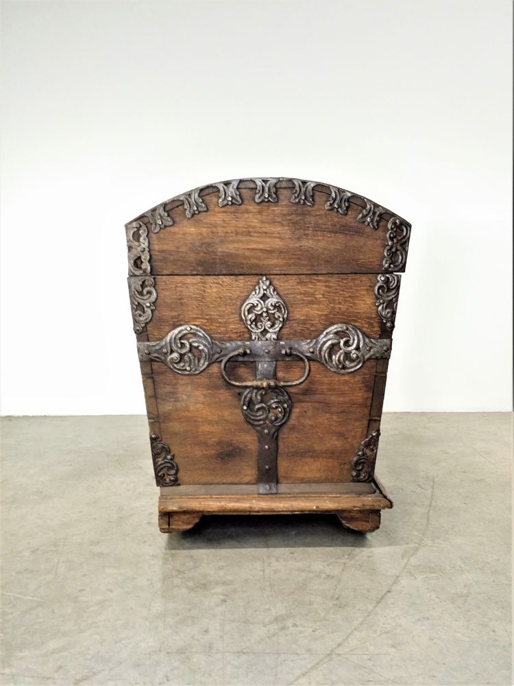 Unique pieces - German Oak Chest XVIIIth S. - JD PRODUCTION - JD CO MARINE