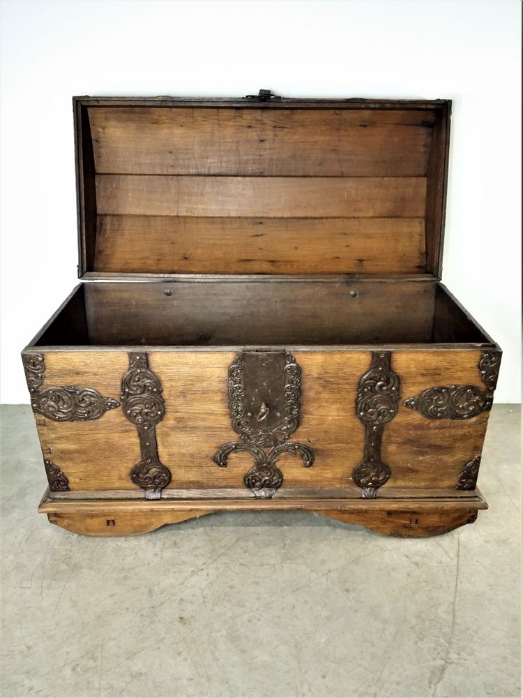 Unique pieces - German Oak Chest XVIIIth S. - JD PRODUCTION - JD CO MARINE