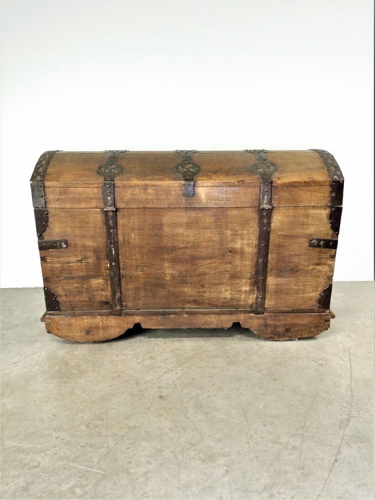 Unique pieces - German Oak Chest XVIIIth S. - JD PRODUCTION - JD CO MARINE