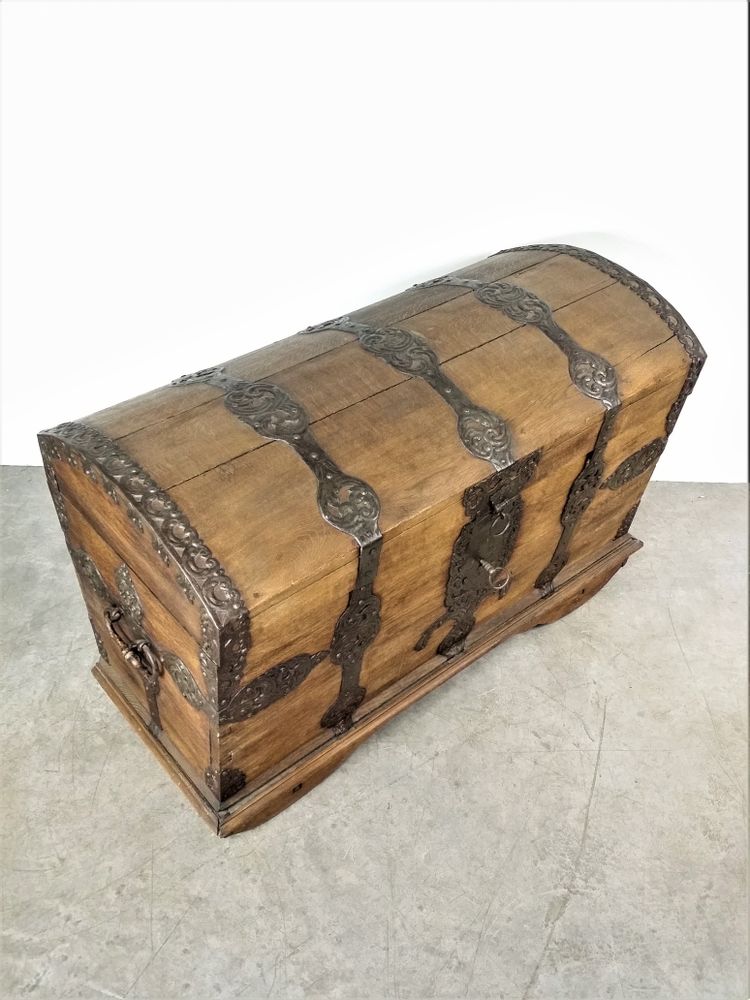 Unique pieces - German Oak Chest XVIIIth S. - JD PRODUCTION - JD CO MARINE