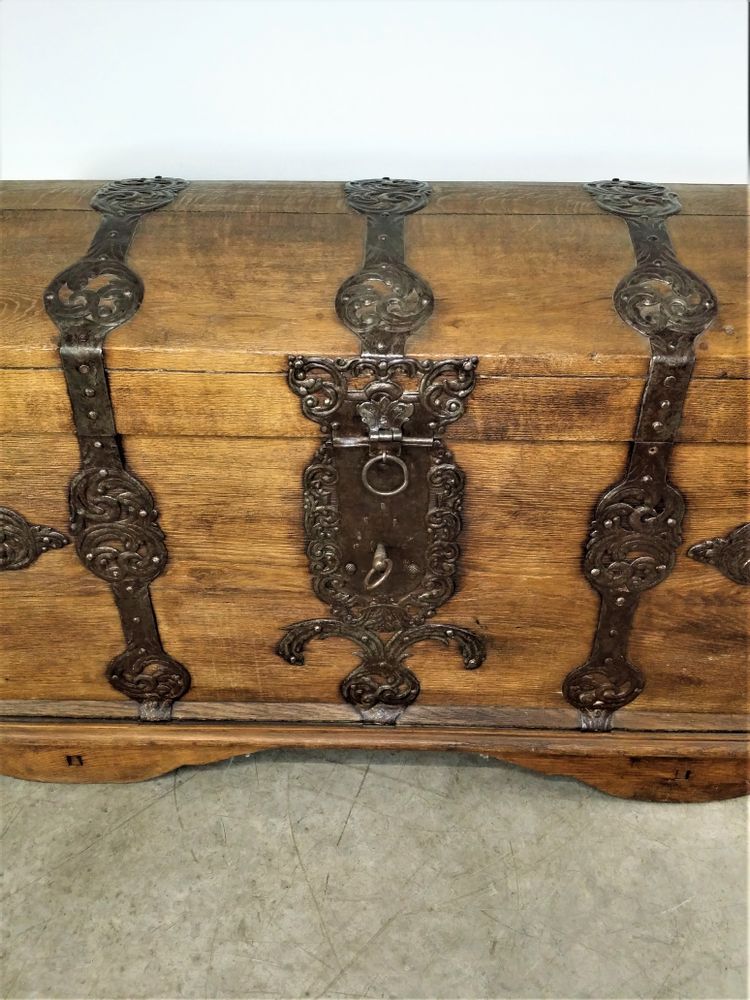 Unique pieces - German Oak Chest XVIIIth S. - JD PRODUCTION - JD CO MARINE