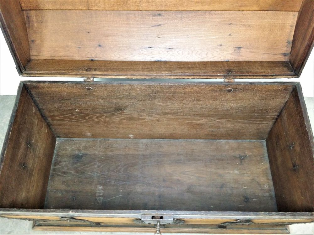 Unique pieces - German Oak Chest XVIIIth S. - JD PRODUCTION - JD CO MARINE