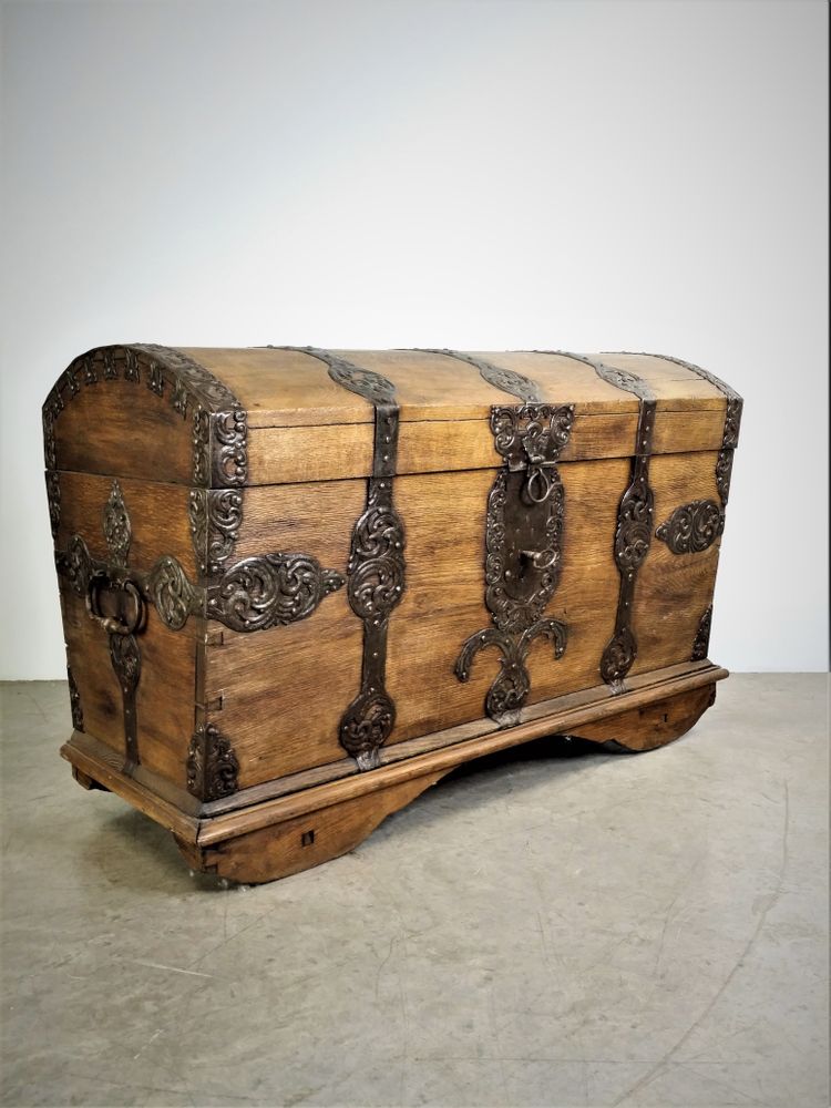 Unique pieces - German Oak Chest XVIIIth S. - JD PRODUCTION - JD CO MARINE