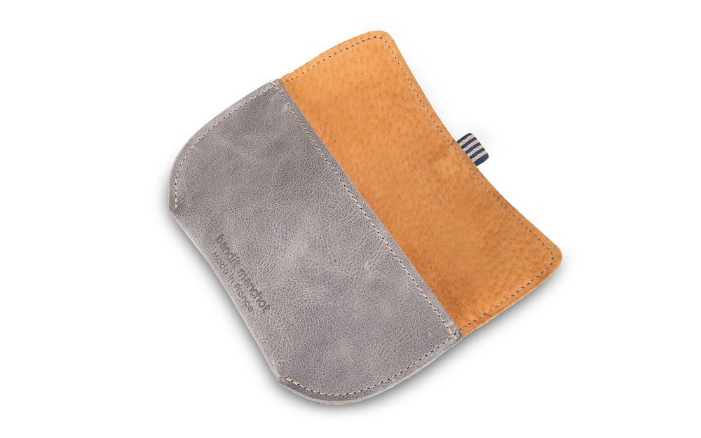 Leather goods - MEN GLASSES CASE WITH A FLAP - BANDIT MANCHOT
