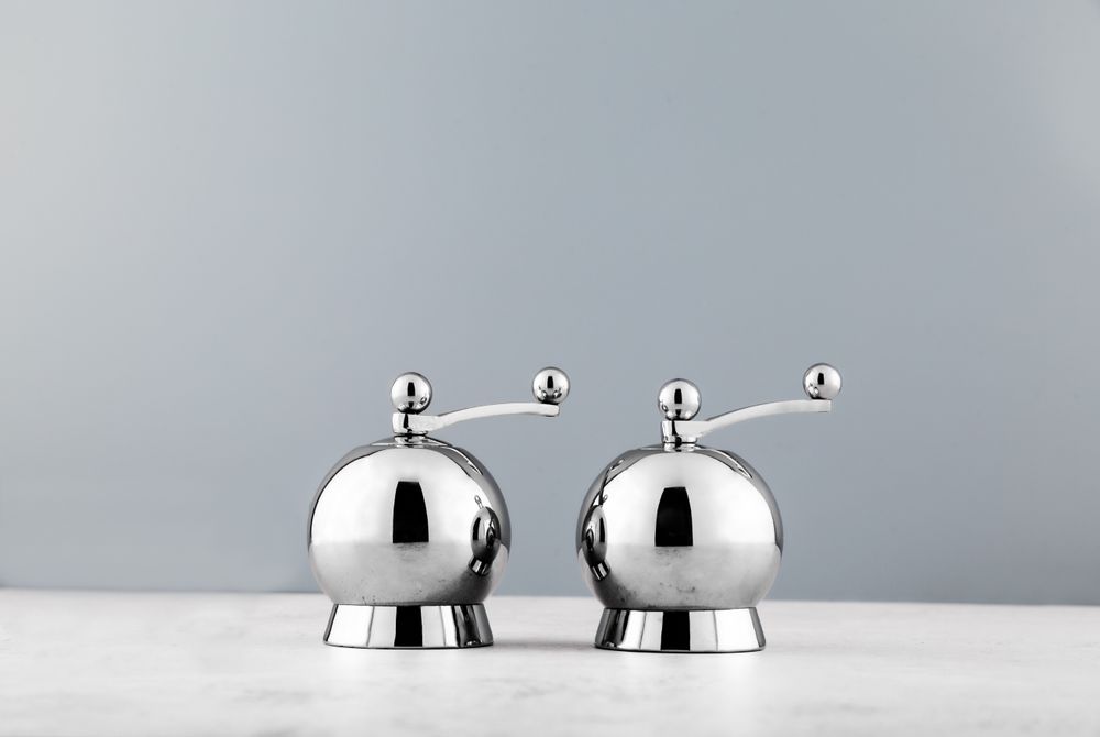 Spice grinders - Spheres Salt & Pepper Mills Small - NICK MUNRO