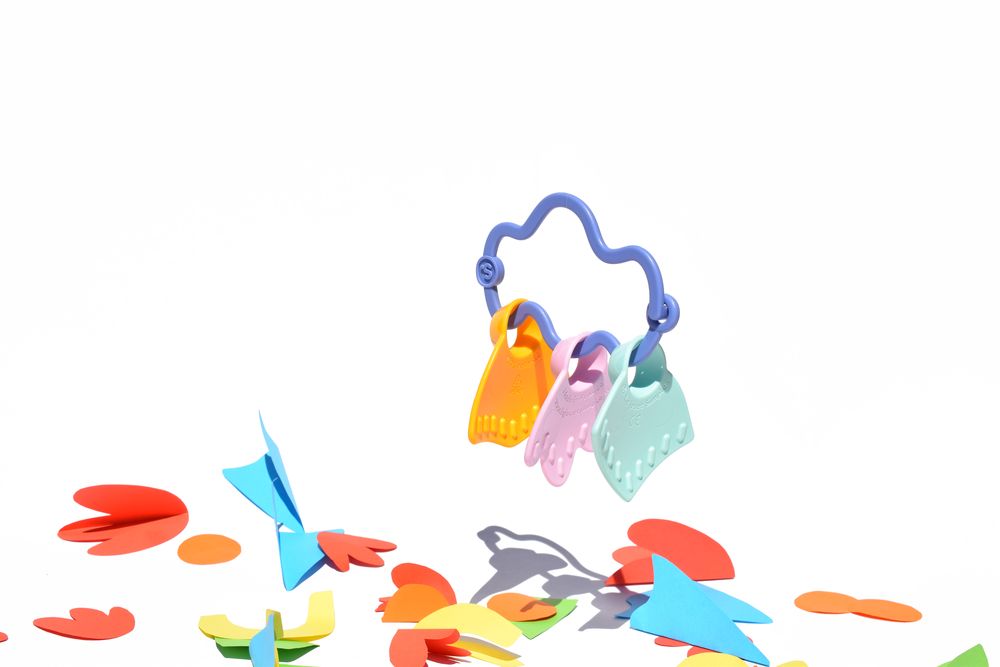 Gifts - The Cloud Rattle to Handle Recycled and Recycled Plastic - LE JOUET SIMPLE.