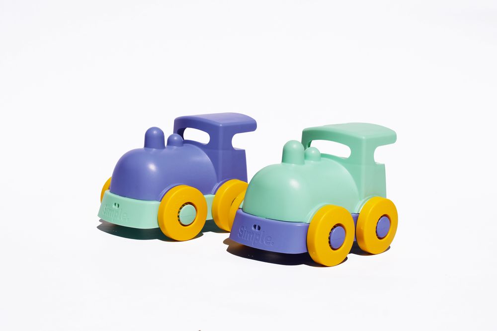 Gifts - The small walking train made of recycled and logged plastic - LE JOUET SIMPLE.