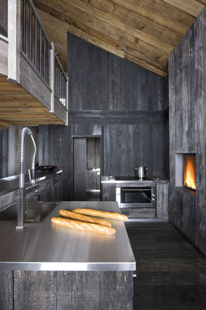 Wall panels - Old cladding recovered from century-old barns in Canada. - ATMOSPHÈRE ET BOIS
