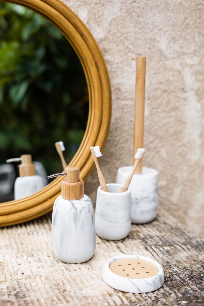 Accessoires à poser - Grès et bois de frêne. Porte-brosse à dents effet marbre blanc Ø7,5x10,5 cm BA71153 - ANDREA HOUSE