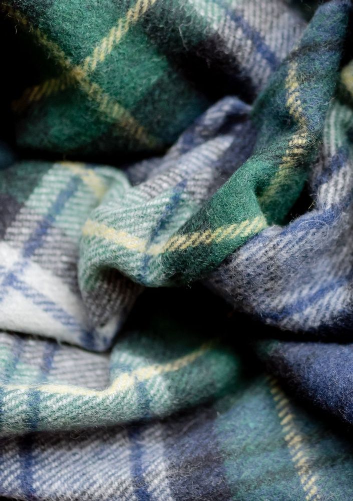 Plaids - Couverture en laine recyclée en robe Gordon Tartan - THE TARTAN BLANKET CO.