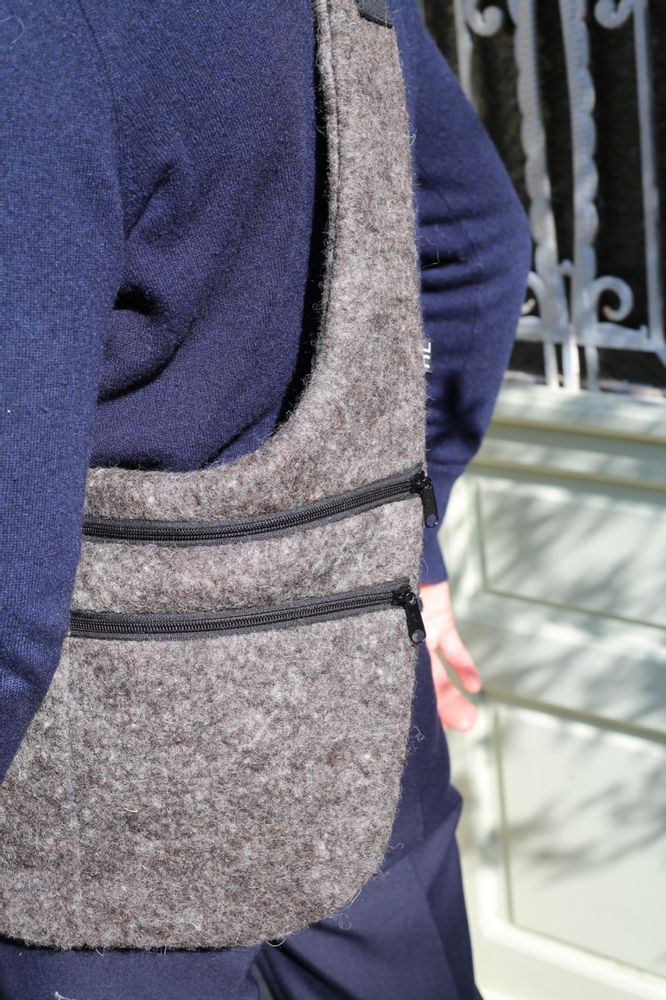 Sacs et cabas - Sac coursier "Enora" en feutre de laine - HL- HELOISE LEVIEUX