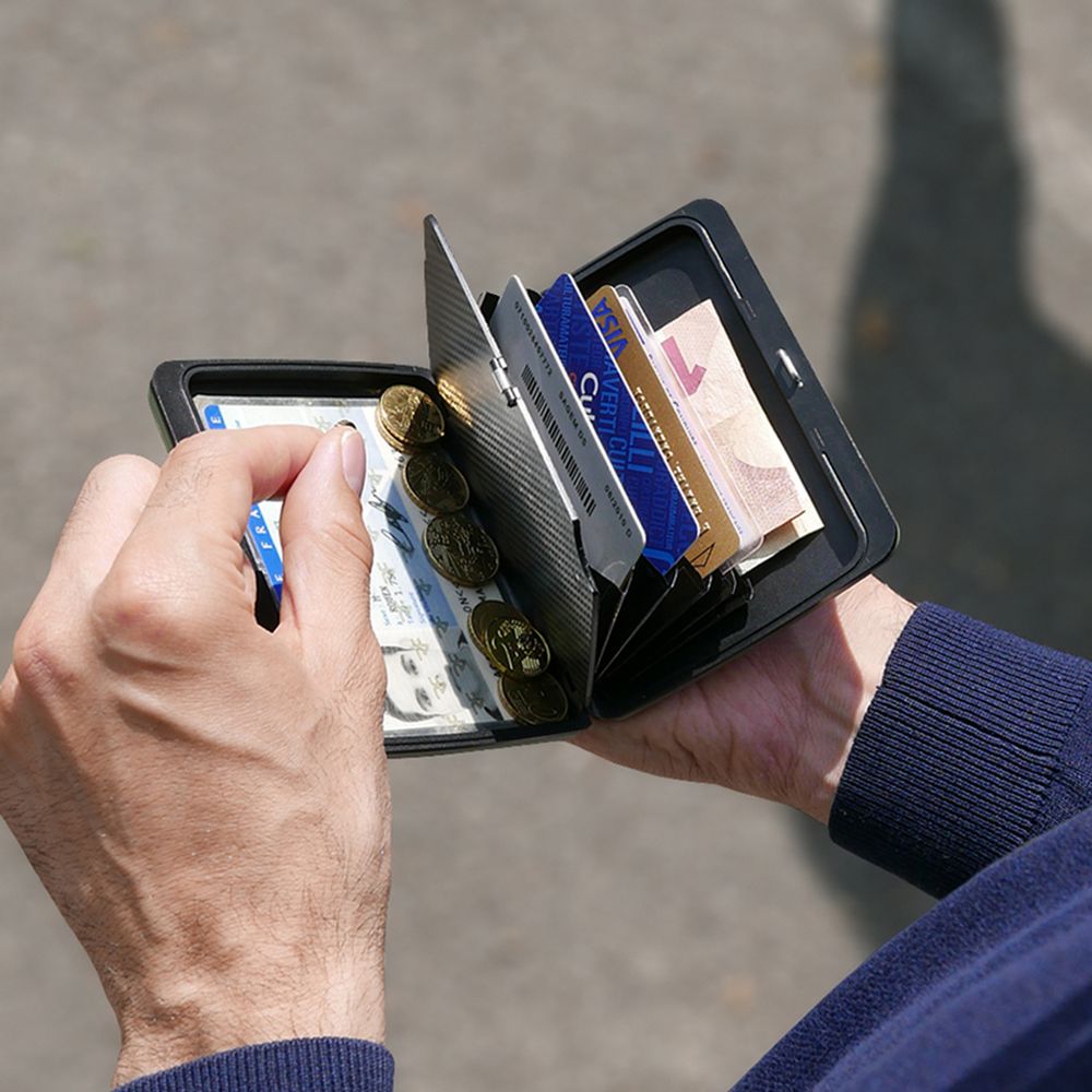 Leather goods - SMART CASE V2 LARGE - Aluminum card holder with matt paint finish - ÖGON DESIGN