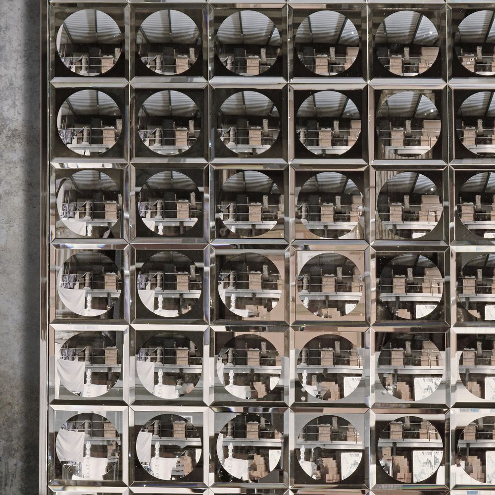 Mirrors - Tribute to Paco - UPAGURU / ATELIERS C&S DAVOY