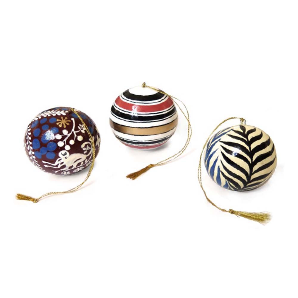 Christmas garlands and baubles - Decorative balls and stars - LE MONDE SAUVAGE BEATRICE LAVAL