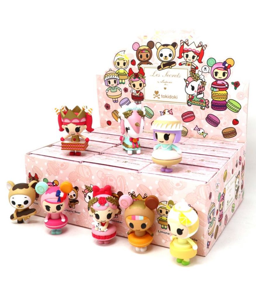 Sculptures, statuettes and miniatures - Ladurée macaron x Tokidoki figurine - ARTOYZ