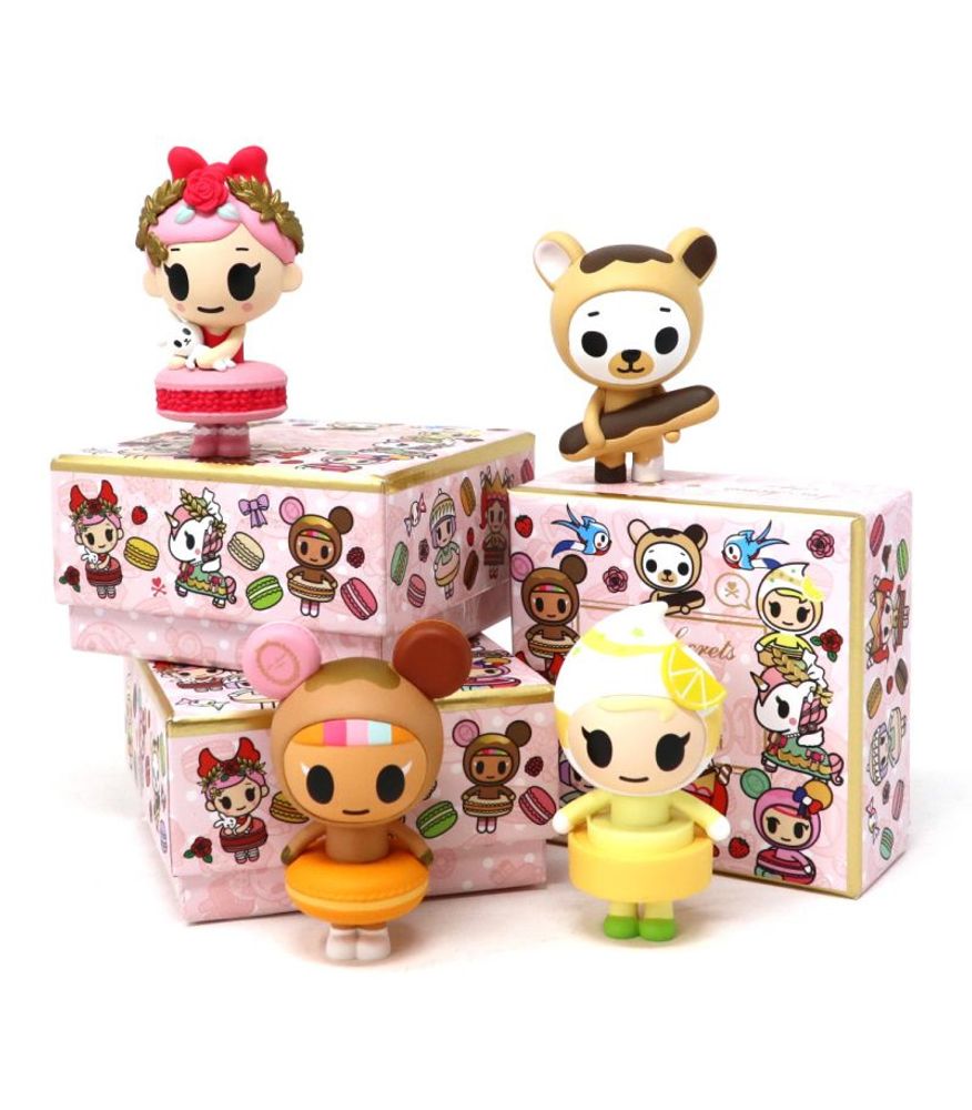 Sculptures, statuettes and miniatures - Ladurée macaron x Tokidoki figurine - ARTOYZ
