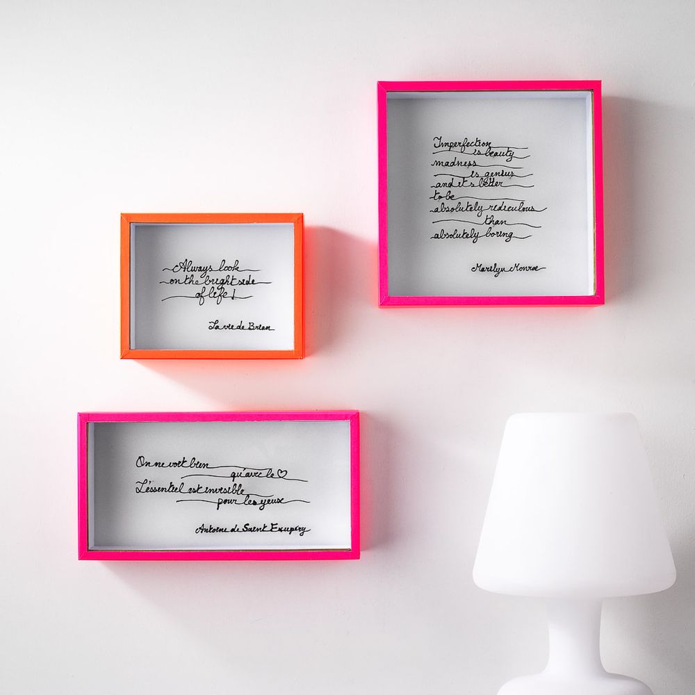 Pièces uniques - Boites de curiosités fluo - VALENTINE HERRENSCHMIDT