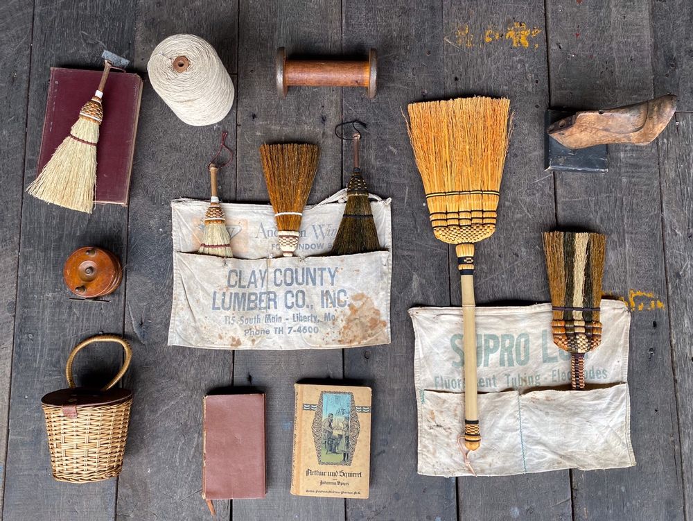 Objets design - BAAN BOON BROOMS - Balais et Brosses à Sorgho - BAAN BOON BROOMS