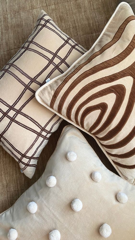Fabric cushions - Velvet Cushions - Mita - CHHATWAL & JONSSON
