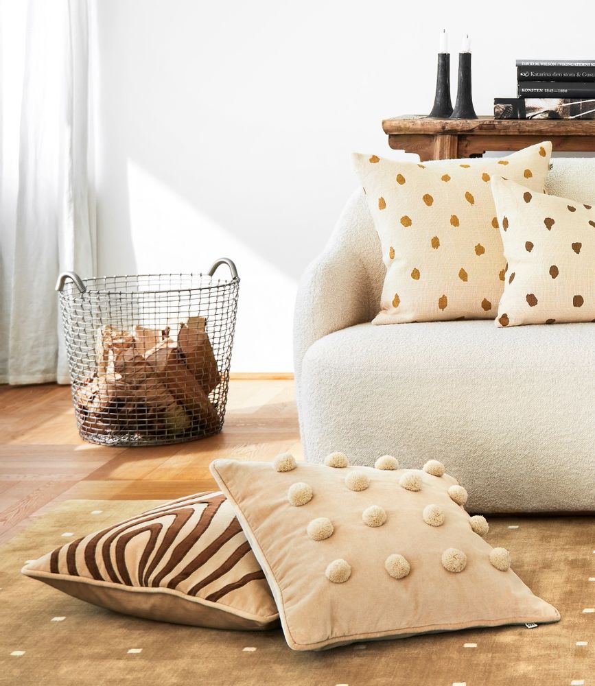 Fabric cushions - Velvet Cushions - Mita - CHHATWAL & JONSSON