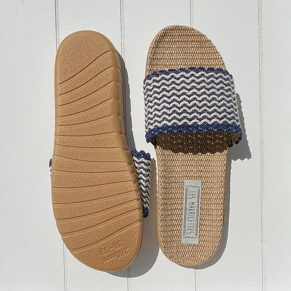 Homewear bien-être - Les Mauricettes de Marthe, claquettes d'été pour femme coloris bleu - LES MAURICETTES