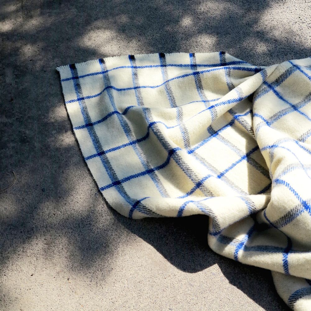 Throw blankets - RADIEUSE - ANDREE SORANT