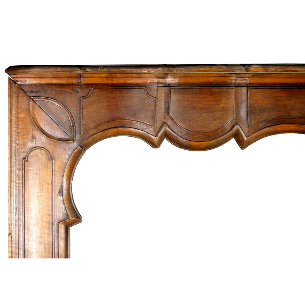 Pièces uniques - Grande Cheminée Méditerranéenne en Bois. - MAISON LEON VAN DEN BOGAERT ANTIQUE FIREPLACES AND RECLAIMED DECORATIVE ELEMENTS
