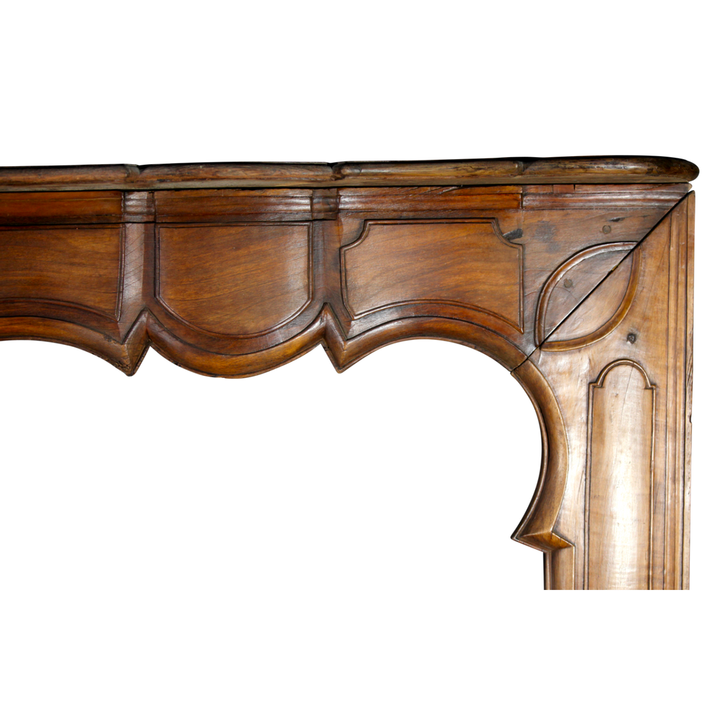 Pièces uniques - Grande Cheminée Méditerranéenne en Bois. - MAISON LEON VAN DEN BOGAERT ANTIQUE FIREPLACES AND RECLAIMED DECORATIVE ELEMENTS