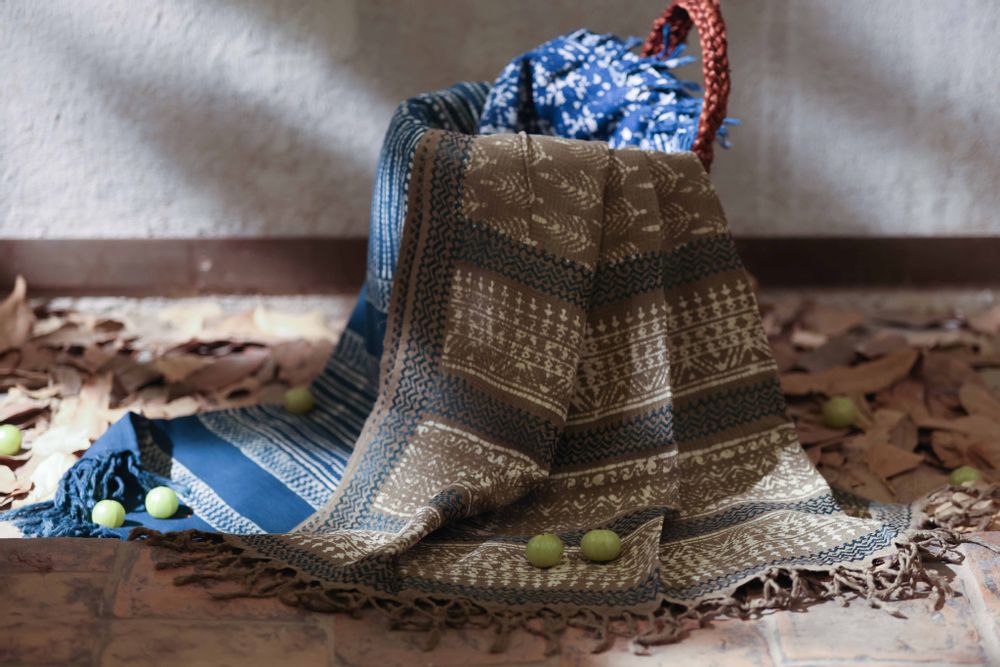 Foulards et écharpes - Écharpes longues en saphir - ARANYA