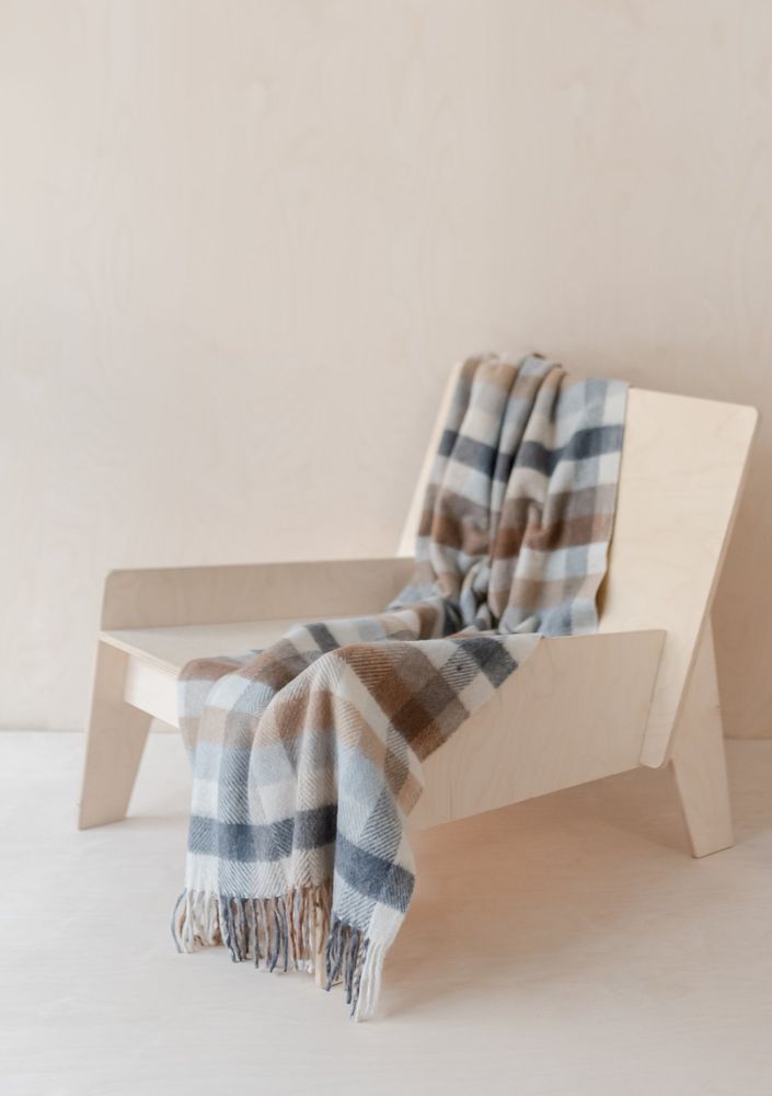 Plaids - Couverture en laine d'agneau gris anthracite - THE TARTAN BLANKET CO.
