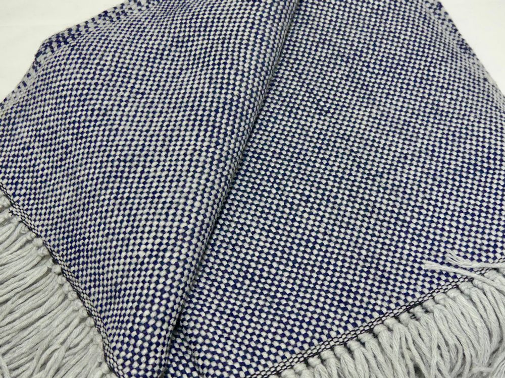 Objets de décoration - Plaid artisanal à carreaux. - CHIC-INTEMPOREL