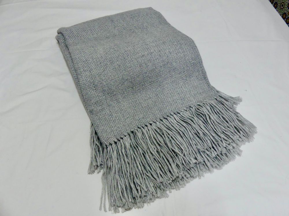 Objets de décoration - Plaid artisanal à carreaux. - CHIC-INTEMPOREL
