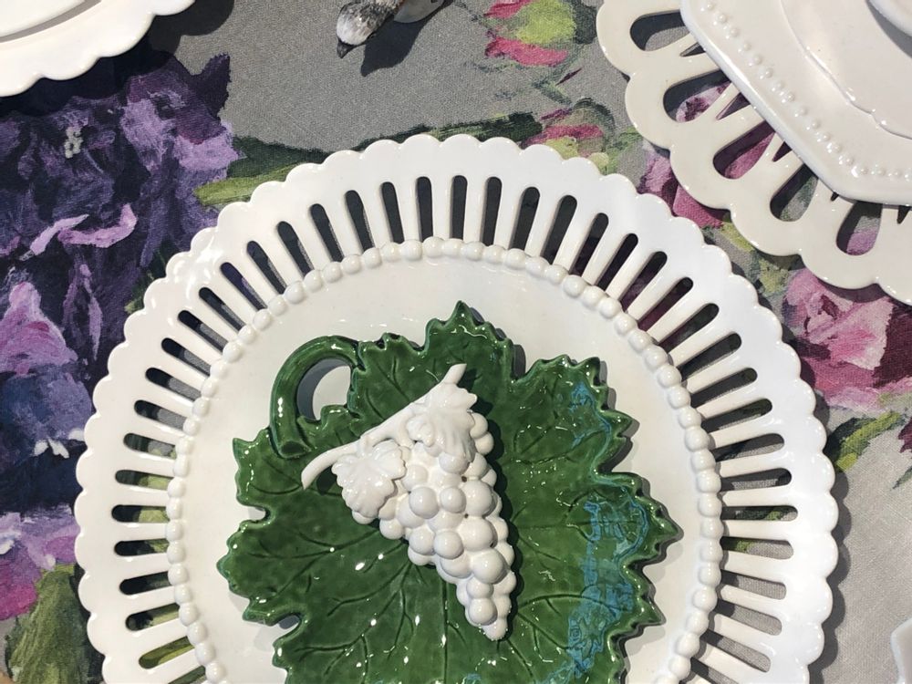 Céramique - Grappe de raisins en faïence. - BOURG-JOLY MALICORNE