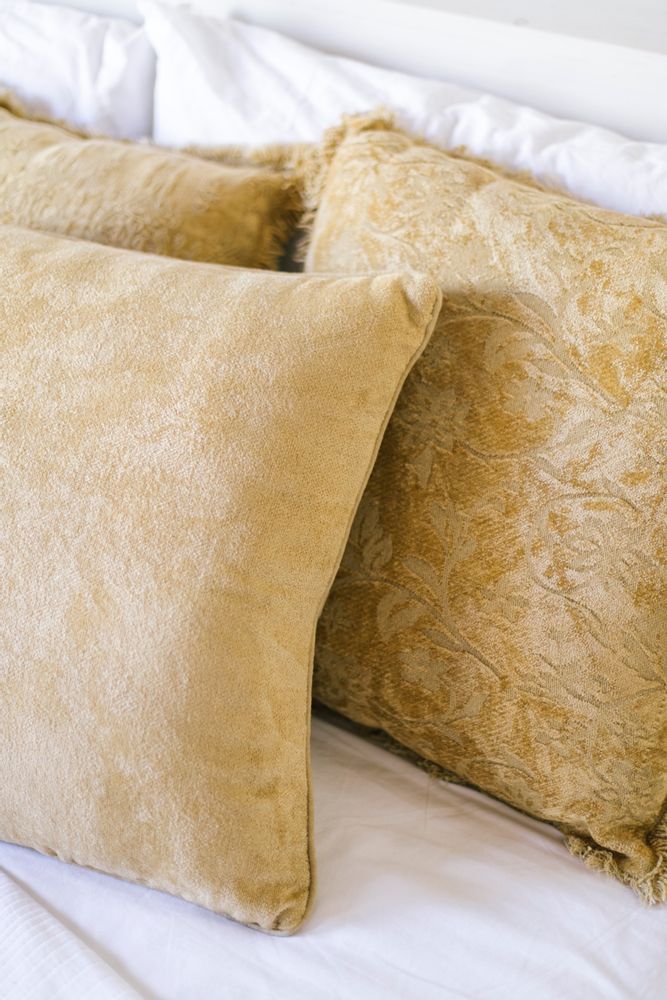 Coussins textile - Coussin en coton moutarde AX70197 - ANDREA HOUSE