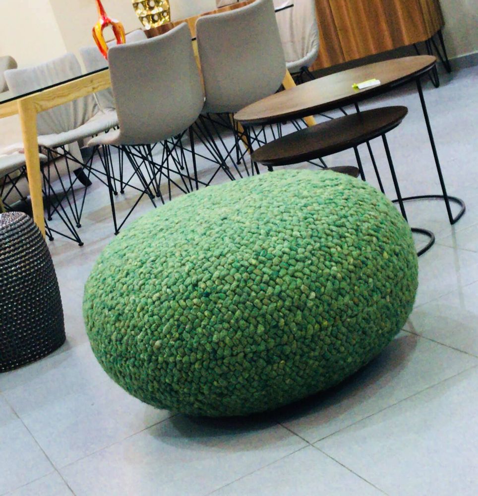 Objets de décoration - Pouf en laine tressée. - CHIC-INTEMPOREL