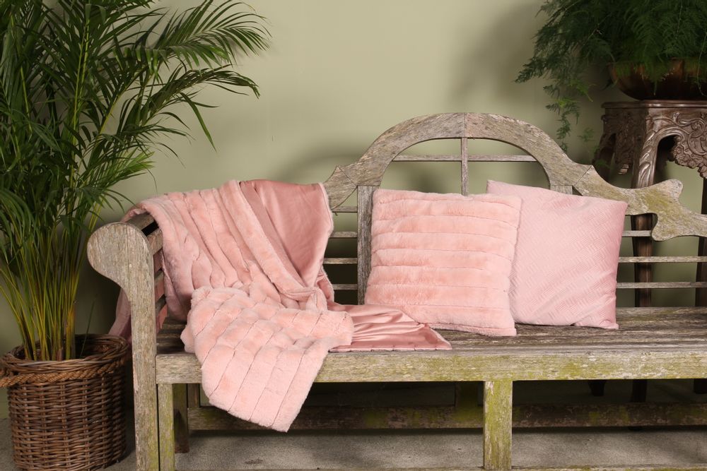 Coussins - Cushion Fur with lines - DUTCH STYLE BY BAROQUE COLLECTION