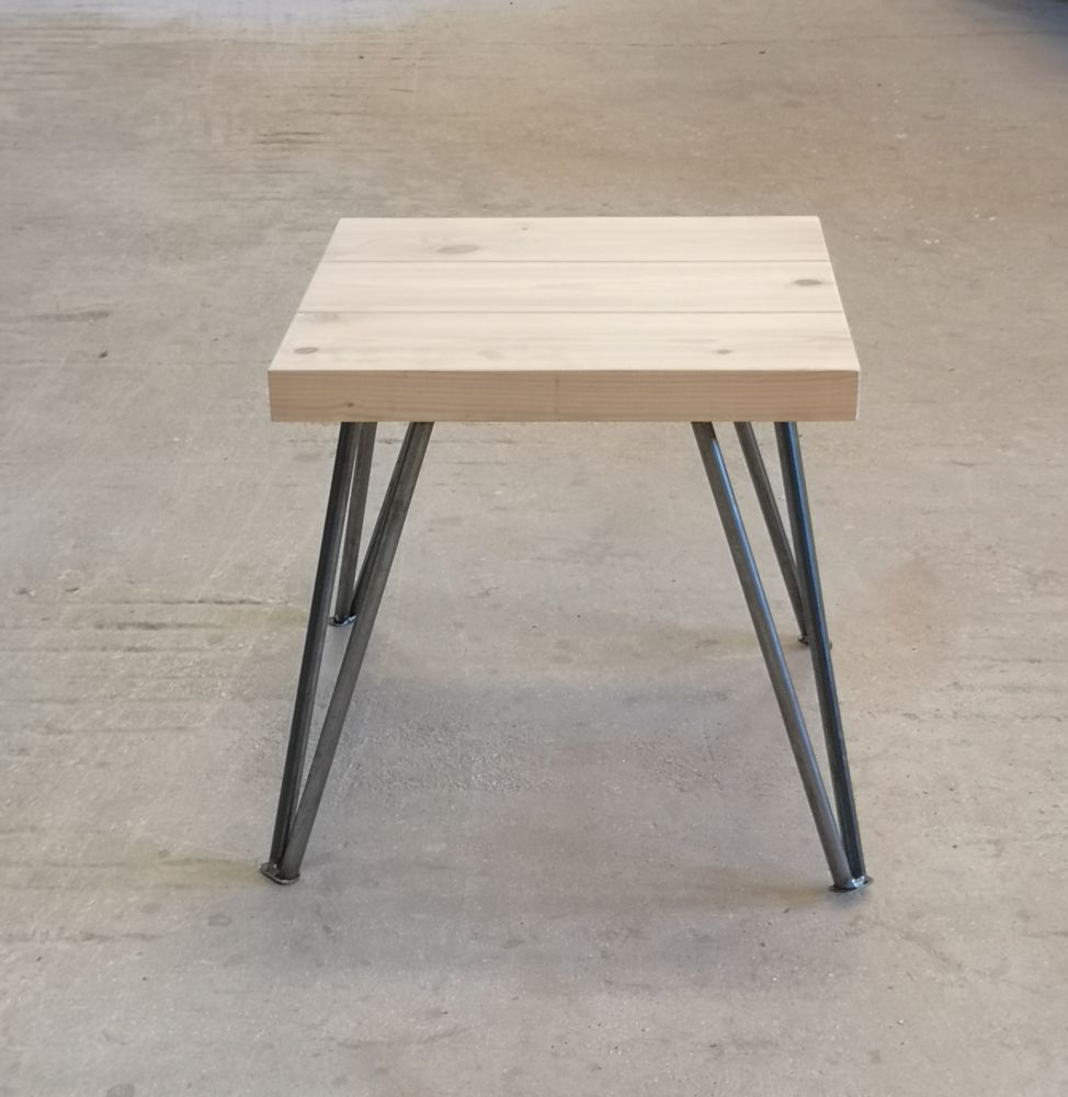 Tables de nuit -  Table d'appoint avec plateau en pin FSC et pieds en V  - LIVING MEDITERANEO