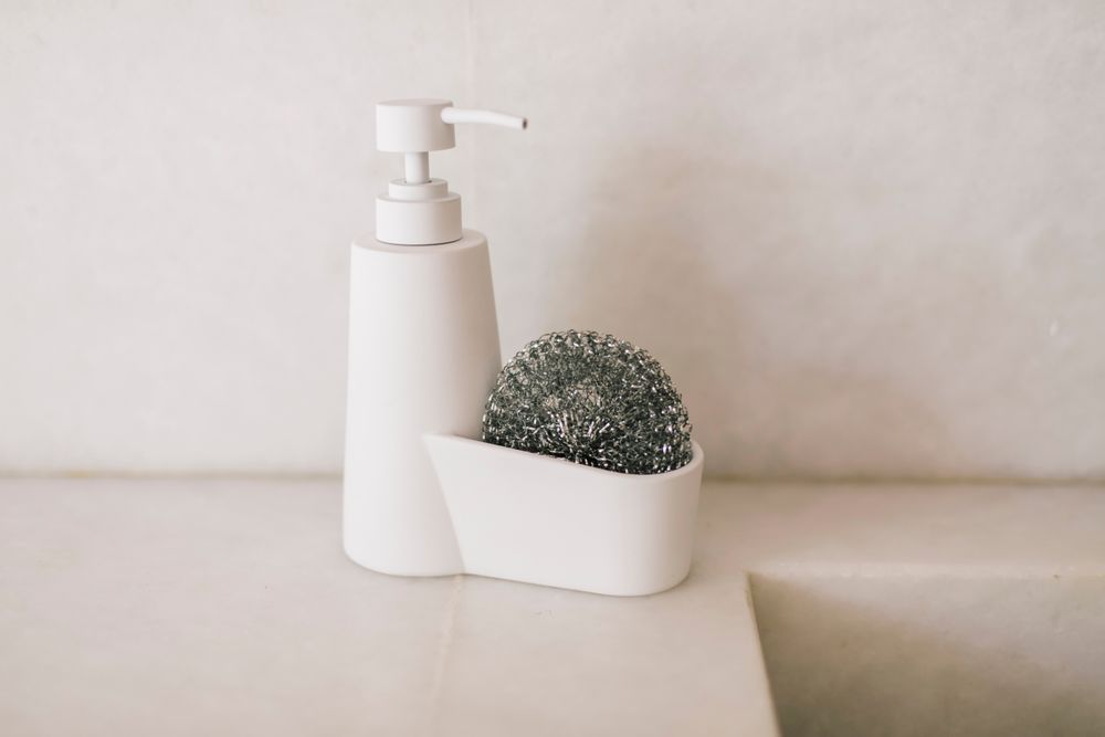 Kitchen utensils - White Polyresin Soap Dispenser with Scrubber CC70058 - ANDREA HOUSE